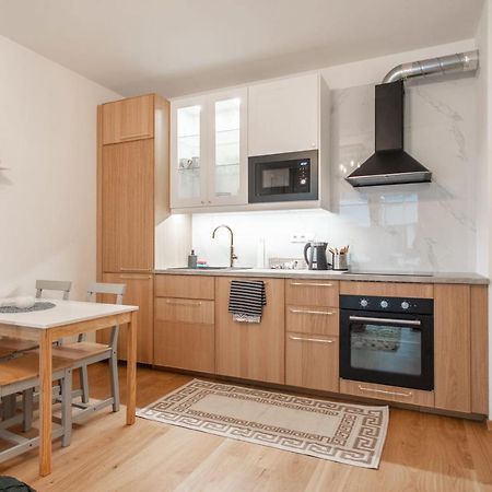 Apartment With Balcony Praha Exteriér fotografie